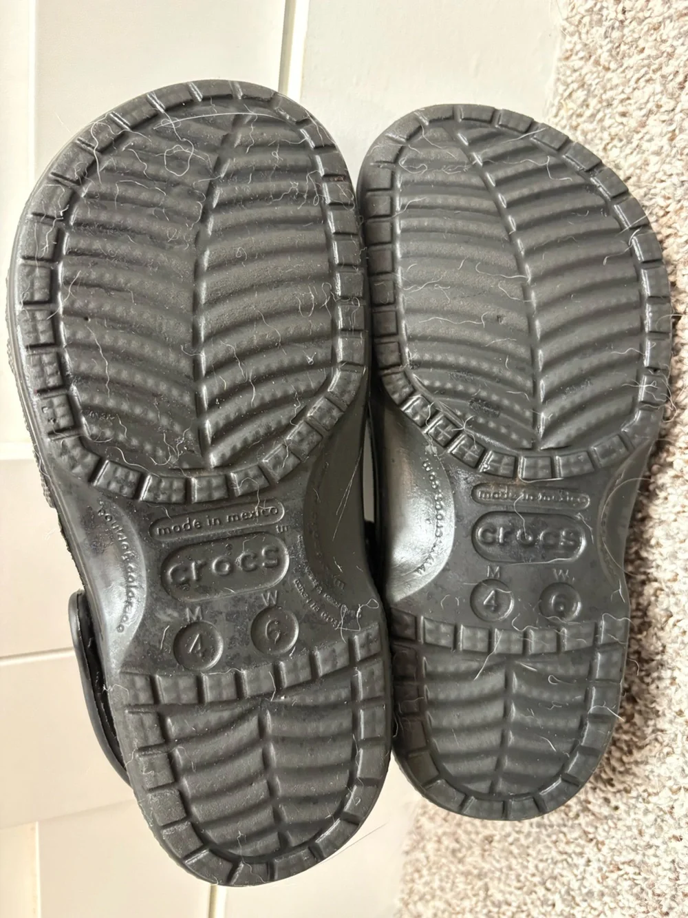CROCS Waterproof Kids Black Classic Clog Sandals M 4 W 6